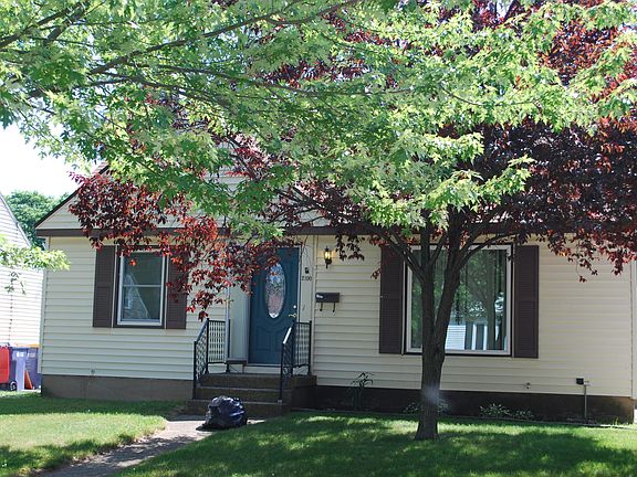 2nd image of 2100 Ontario Ave NE