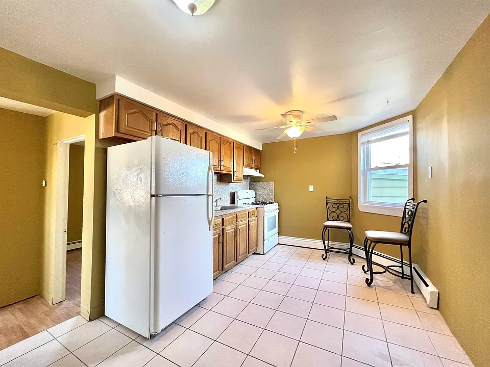 74 Prospect Ave #4