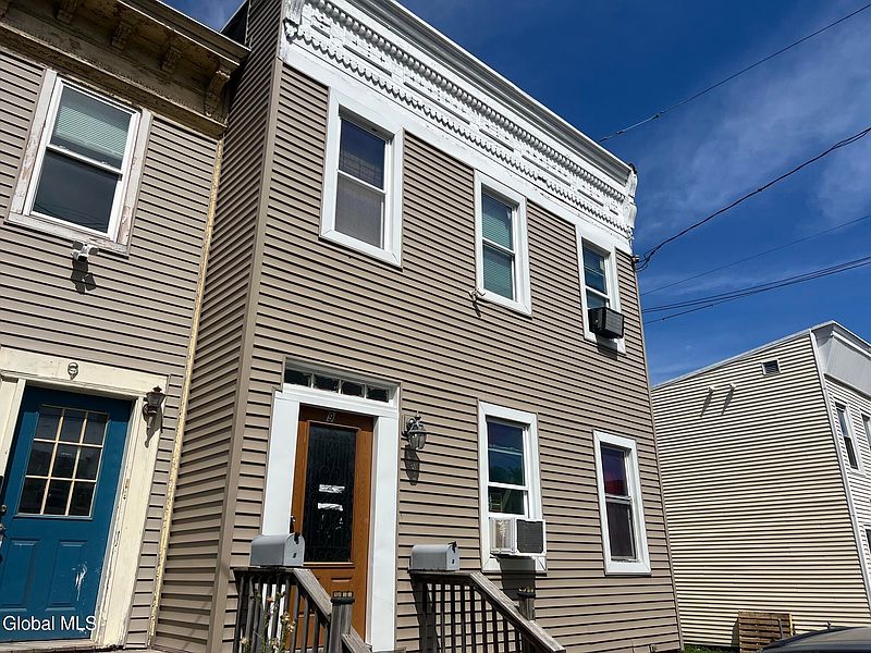 2nd image of 97 3rd Avenue