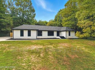 1113 Springfield Dr, Athens, TN 37303