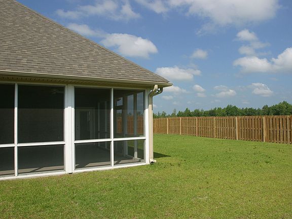 Large Rear Fenced Yard