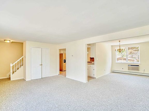 4th image of 2140 48th St