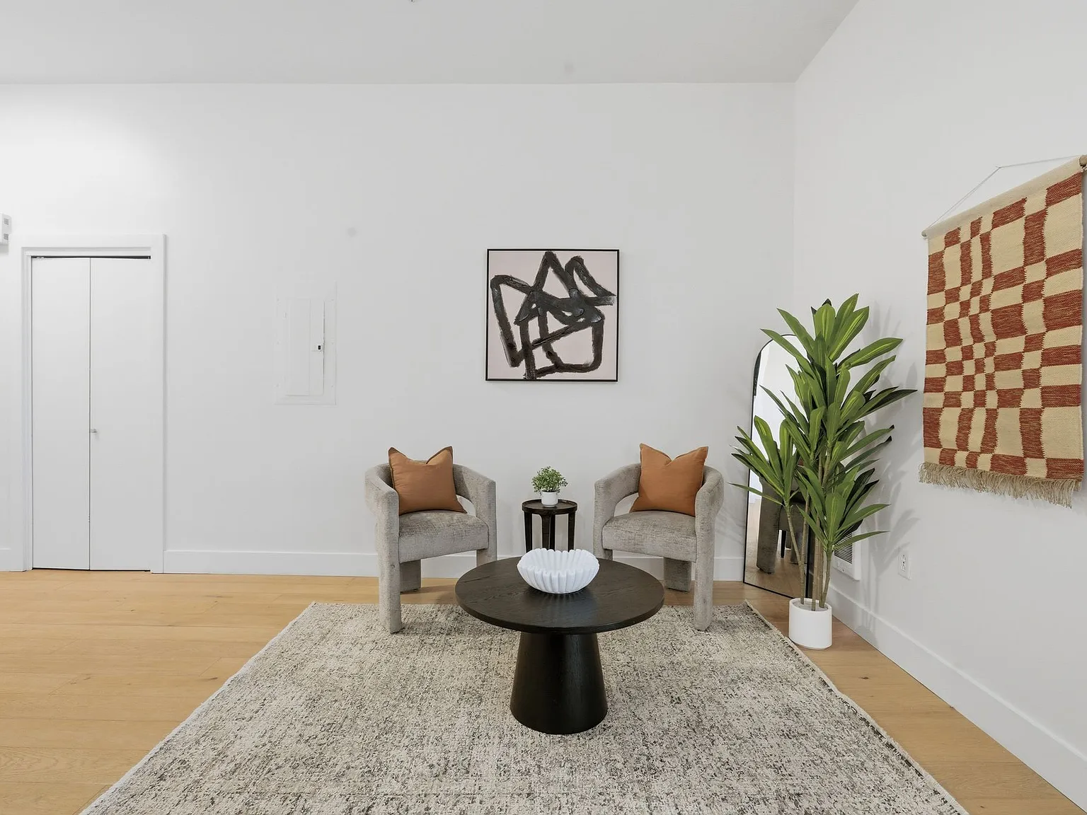 1 bed, 1051 sqft, $3,150 — Photo 3
