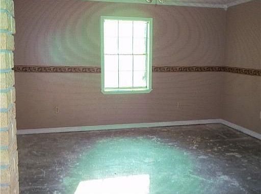 3rd image of 1319 Oakhill Ave