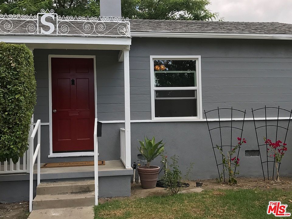 1st image of 200 S Mariposa St