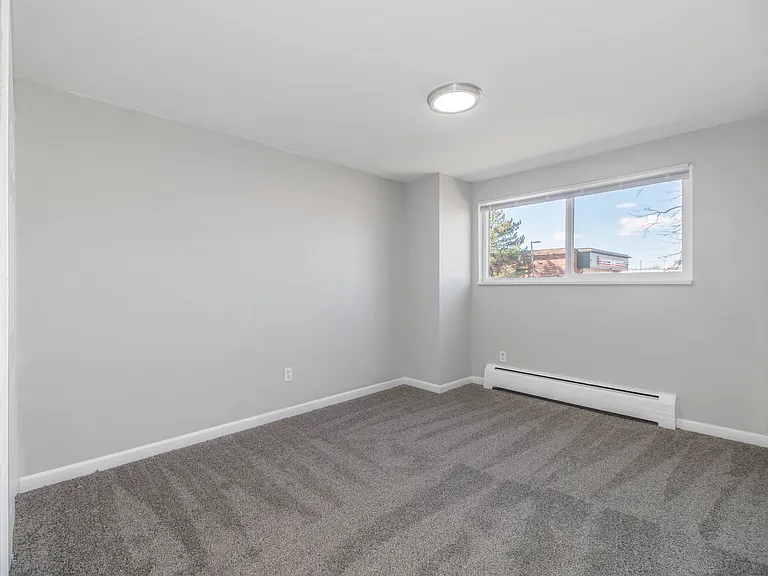 8780 Dawson St — Photo 10
