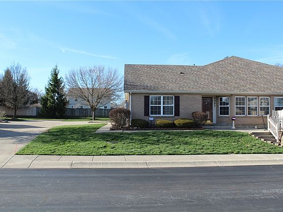 3rd image of 4051 Twin Lakes Cir