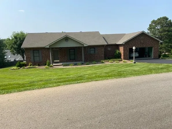 415 Fox Hall Dr, Greenville, KY 42345