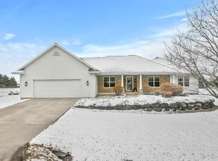 4932 Creek Haven Rd, Cottage Grove, WI 53527