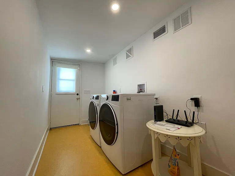 46 Howell Ave — Photo 12