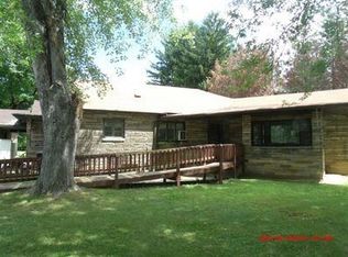 2209 Pleasant View Dr, Ford City, PA 16226