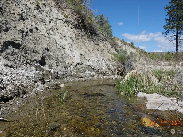 123 McLaughlin Canyon Road, Tonasket, WA 98855