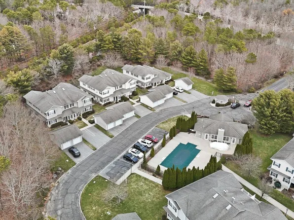 1504 Aerie Way #1504, East Quogue, NY 11942