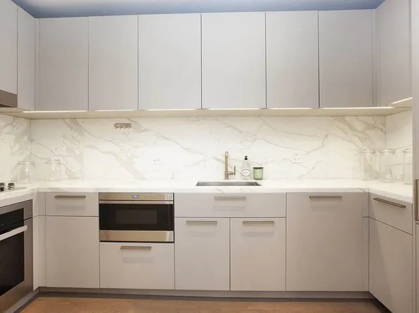 305 East 51st Street 16B image 2 of 7