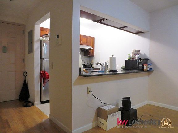 3rd image of 6314 Queens Blvd Ste 5