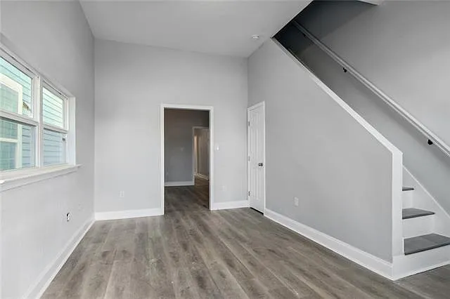 3 bed, 2.0 bath, 1000 sqft, $1,500 — Photo 2