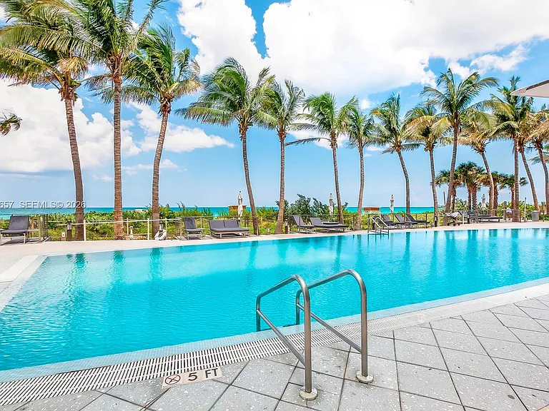 6801 Collins Ave #C414 — Photo 21