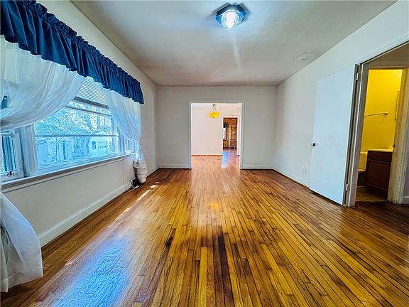 4th image of 103 Anita Way