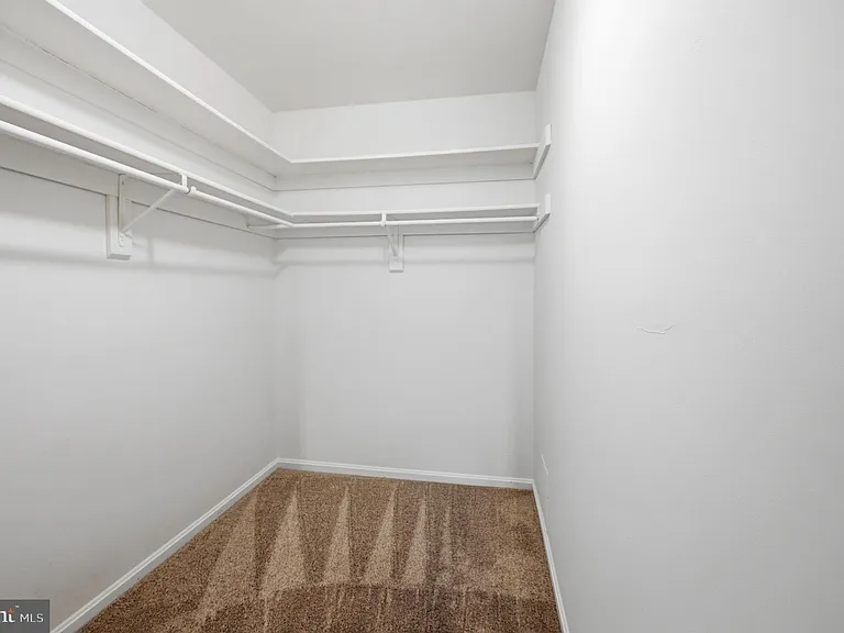 8909 Sugarwood Ln #8909 — Photo 16