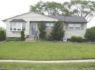 18 Sherwood Dr, Turnersville, NJ 08012