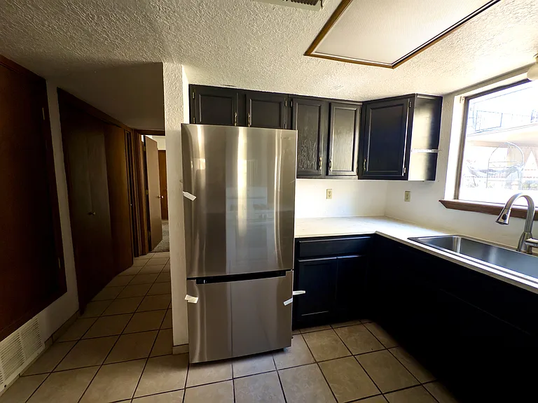 1633 Ebony Ave #1 — Photo 5