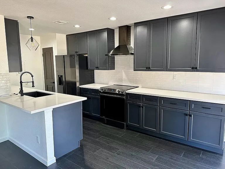 826 E Eugie Ave — Photo 13