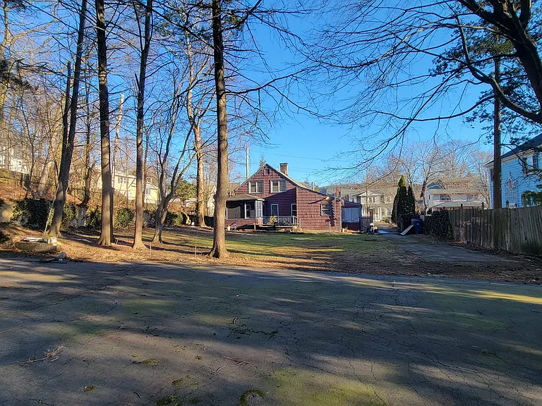 300 W Elm St #300 — Photo 3