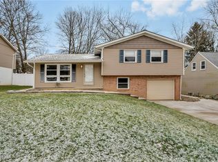 567 Eric Dr, Tallmadge, OH