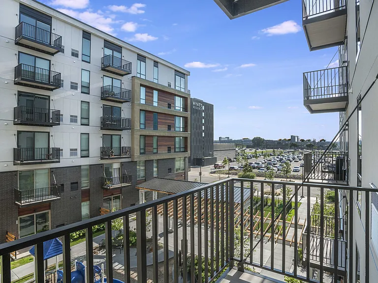 Indigo Apartments — Photo 30