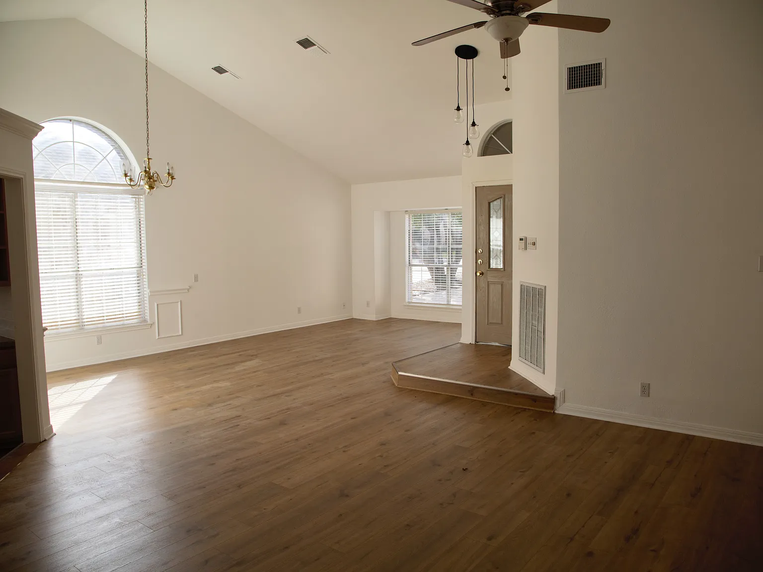 3 bed, 1747 sqft, $2,595 — Photo 1
