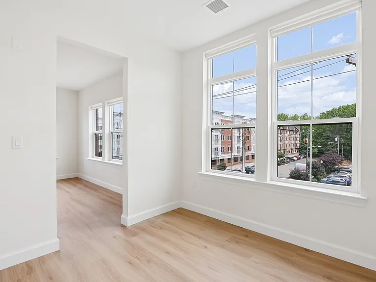 201 WALNUT — Photo 17