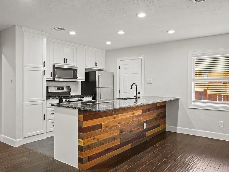1030 Grand Junction Dr — Photo 8