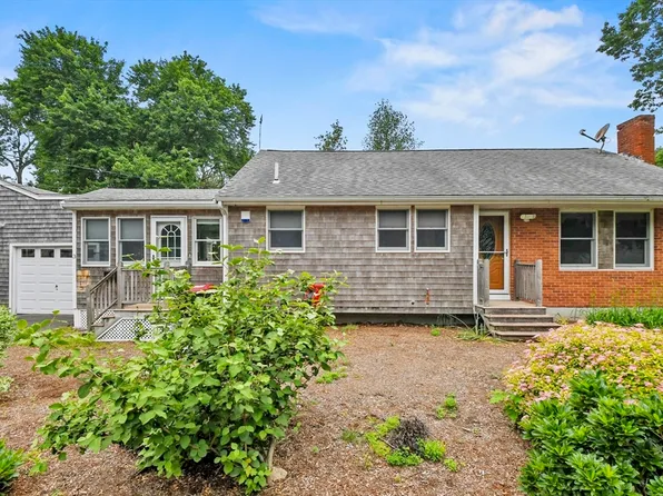 3 Emory St, Brockton, MA 02301