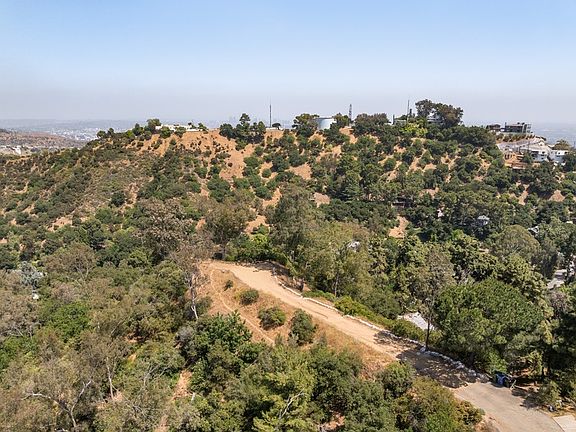 5th image of 8815 Crescent Dr