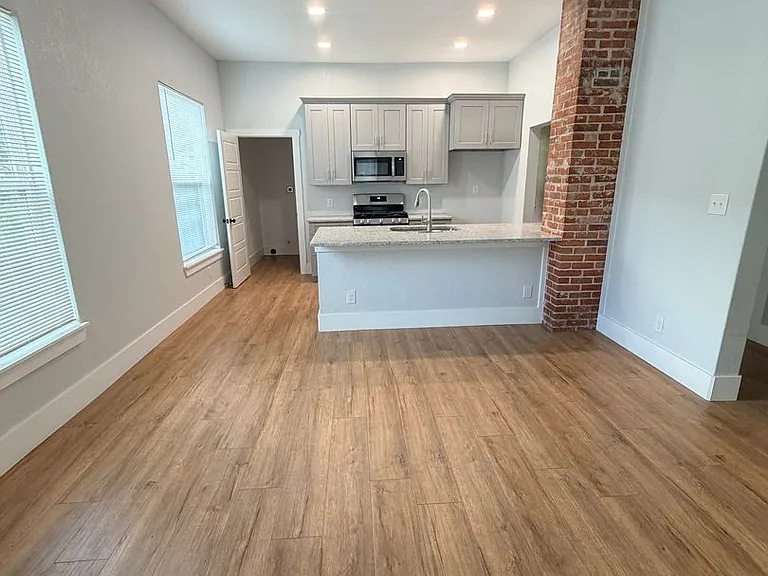 439 Dunning Ave — Photo 5