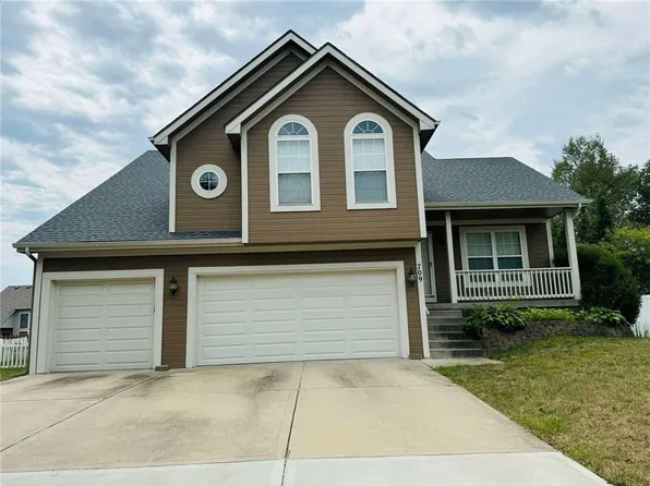 709 Holt Dr, Liberty, MO 64068
