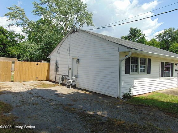 3rd image of 7009 Rainbow Dr