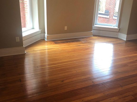 Bedroom with Bay windows