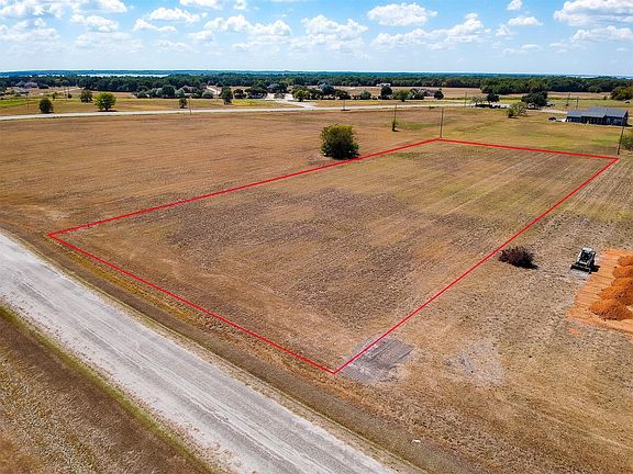 2nd image of 289 SE Private Rd #3178