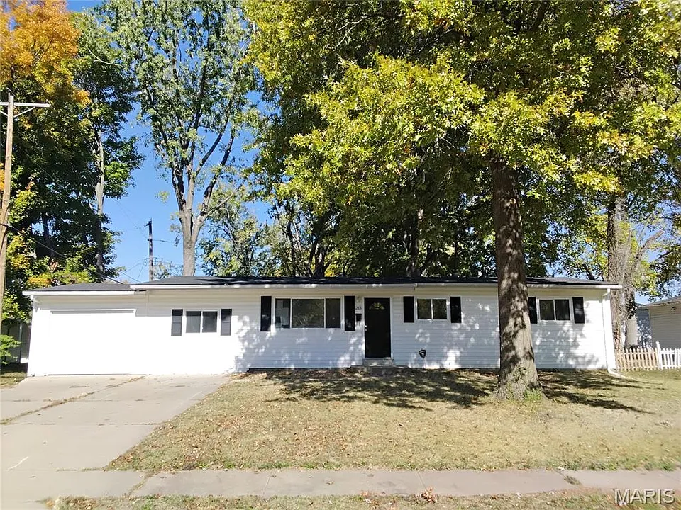 1285 Pamela Dr