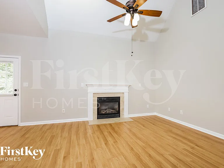 2285 Glen Cove Way — Photo 2