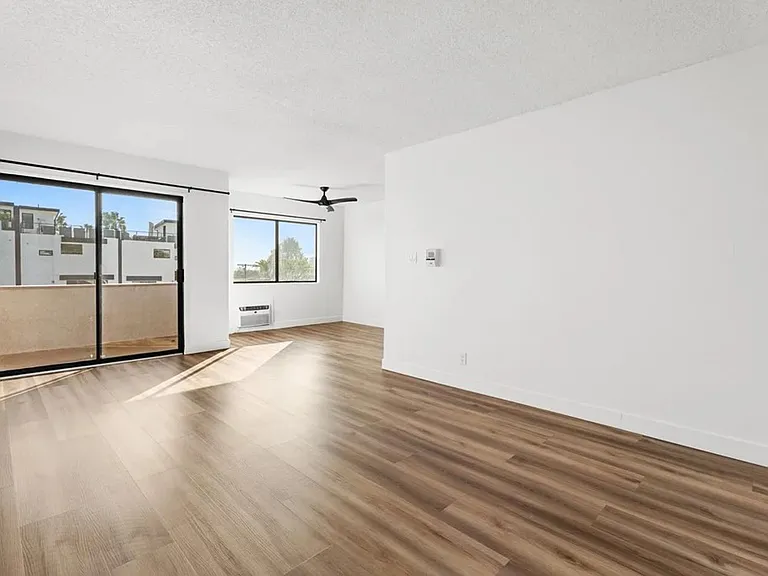 1332 N Vista St — Photo 1
