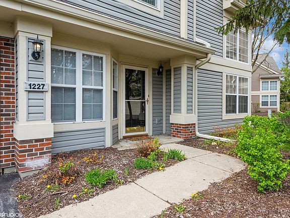 3rd image of 1227 Old Mill Ln