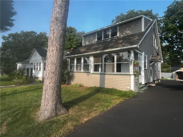 142 Carlisle St, Rochester, NY 14615