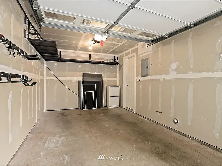 1150 N 85th St — Photo 15