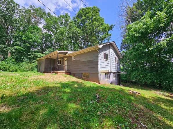 57 Lloyd Stewart Ln, Franklin, NC 28734