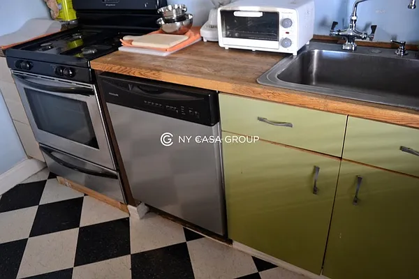 Rented by NY Casa Group | media 11