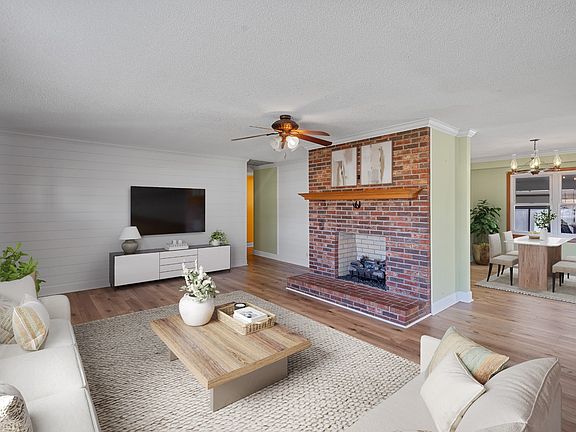 5th image of 33 Edgewood Rd