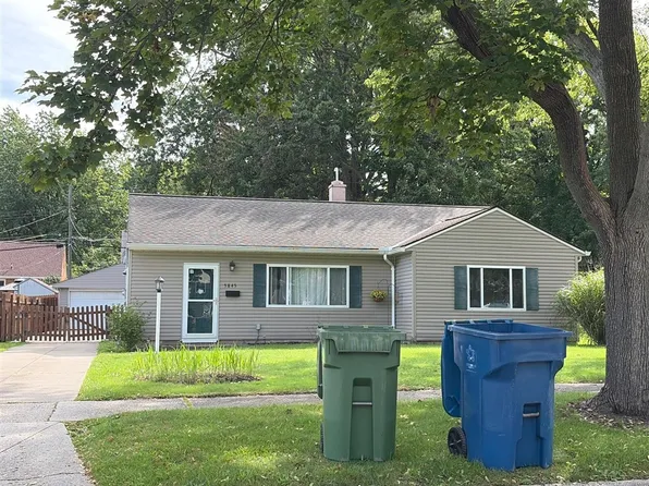 5845 Amrap Dr, Parma Heights, OH 44130