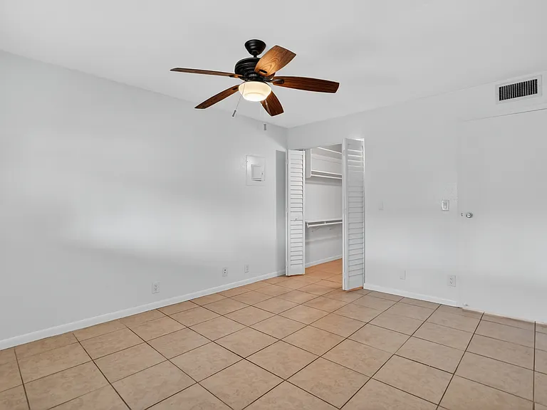 202 Bedford Trl — Photo 21